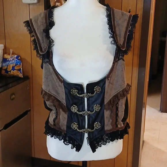 3 piece spirit Halloween costume - Picture 8 of 10